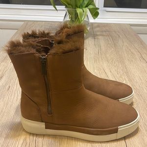 Womens J/Slides NYC Suede boot. Sz 10